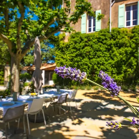 Location Prestige 450 M2 Dans Chateau En Provence