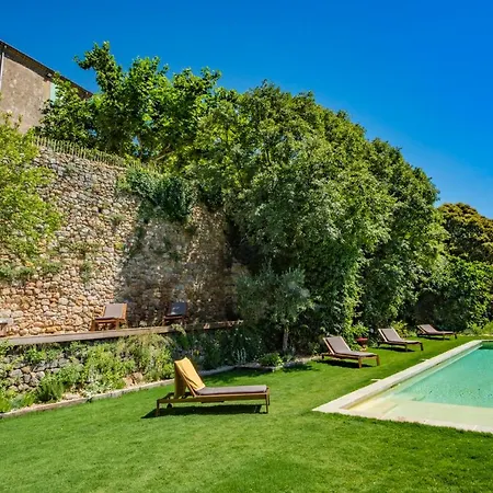 Location Prestige 450 M2 Dans Chateau En Provence